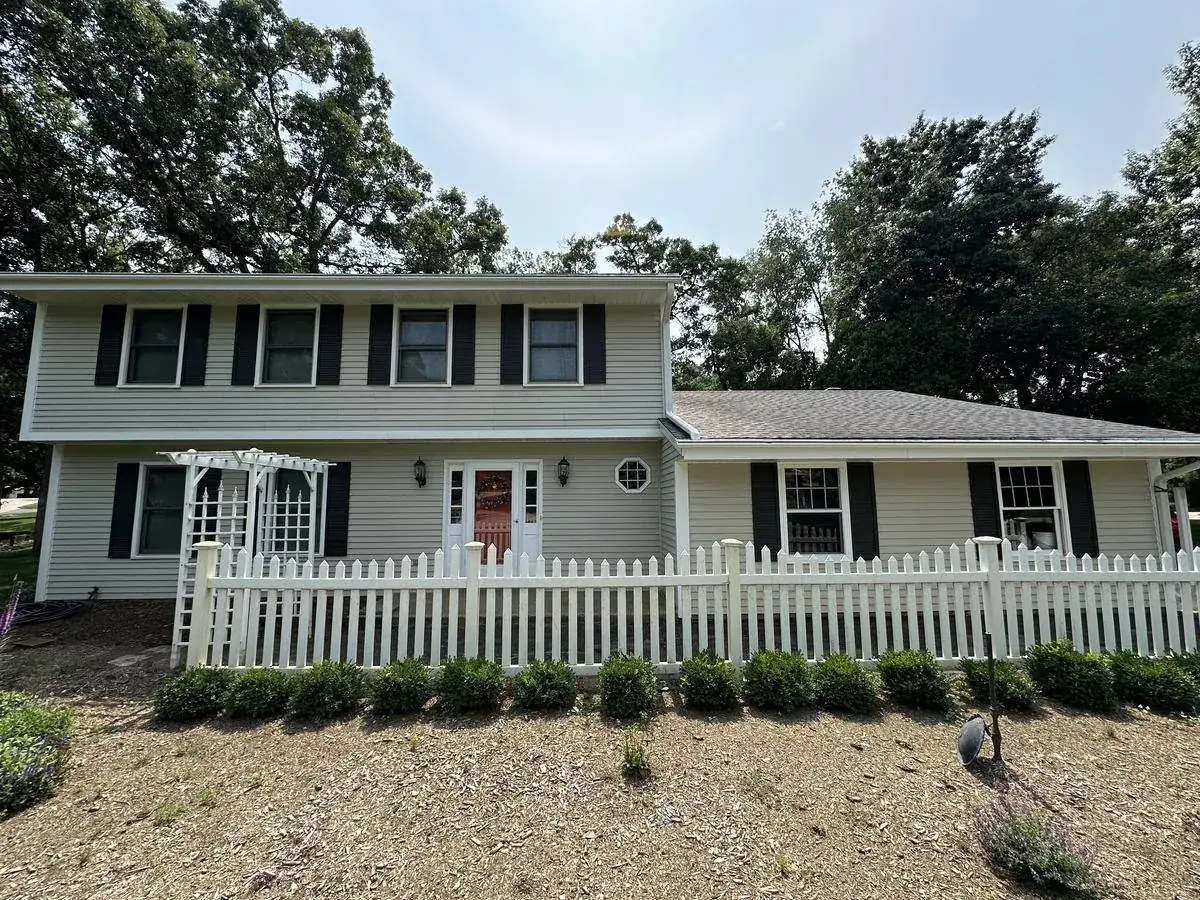 House Washing in Delafield: Five Years of Oak Shade by Pristine Pressure Washing